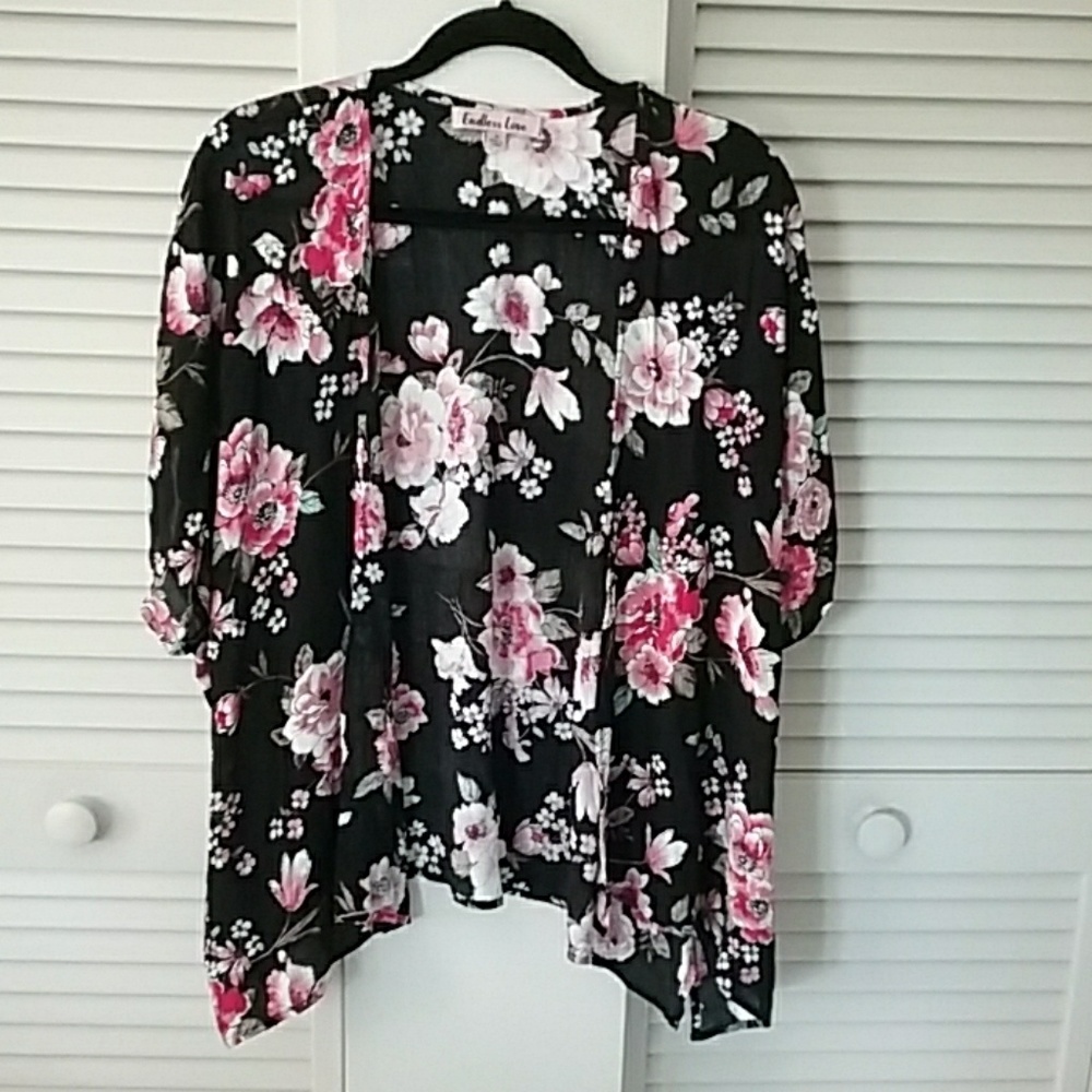 Floral open front blouse NWOT🎵*
